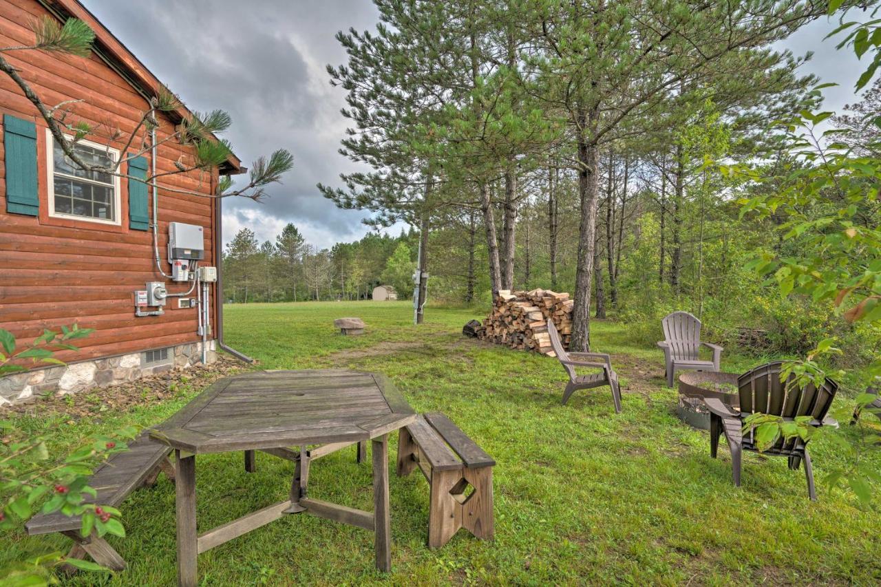 Вилла Rustic Benezette Cabin Porch, Hot Tub And Fire Pit Экстерьер фото