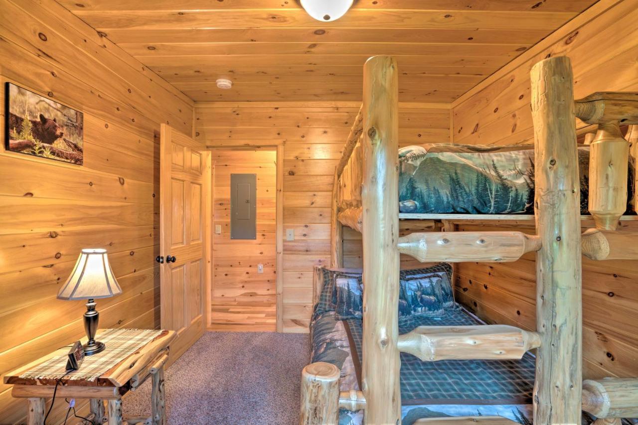 Вилла Rustic Benezette Cabin Porch, Hot Tub And Fire Pit Экстерьер фото