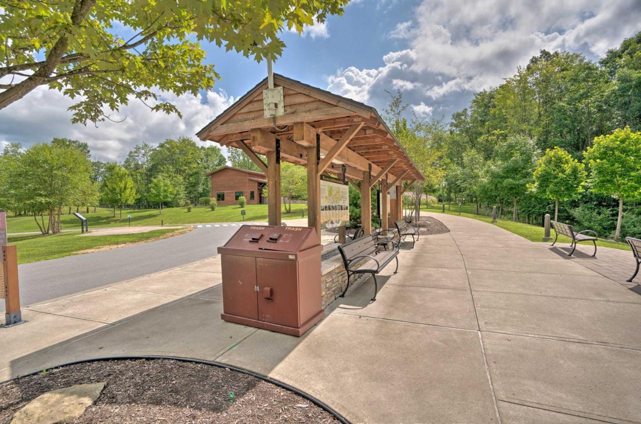 Вилла Rustic Benezette Cabin Porch, Hot Tub And Fire Pit Экстерьер фото