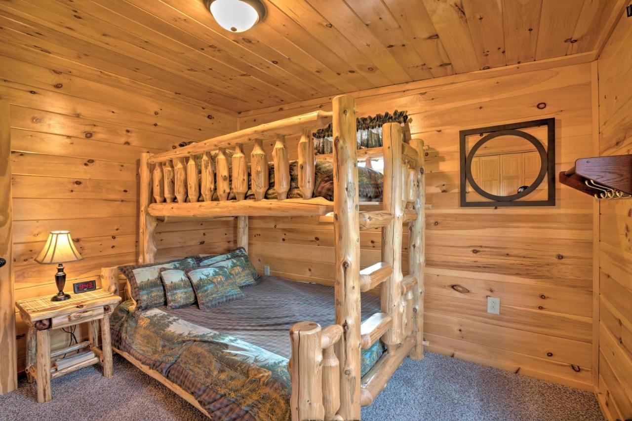 Вилла Rustic Benezette Cabin Porch, Hot Tub And Fire Pit Экстерьер фото